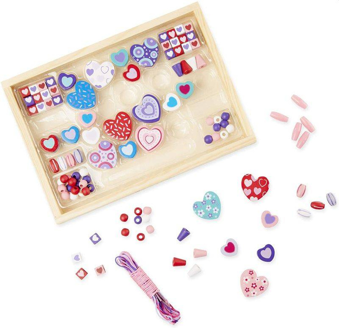 Zestaw do nawlekania i tworzenia biżuterii Serduszka Melissa & Doug