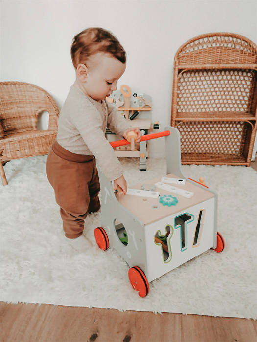 Drewniany chodzik dla dzieci z narzędziami Small Foot 