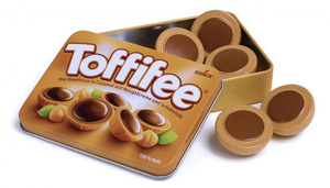 Drewniane Toffifee w puszce Erzi
