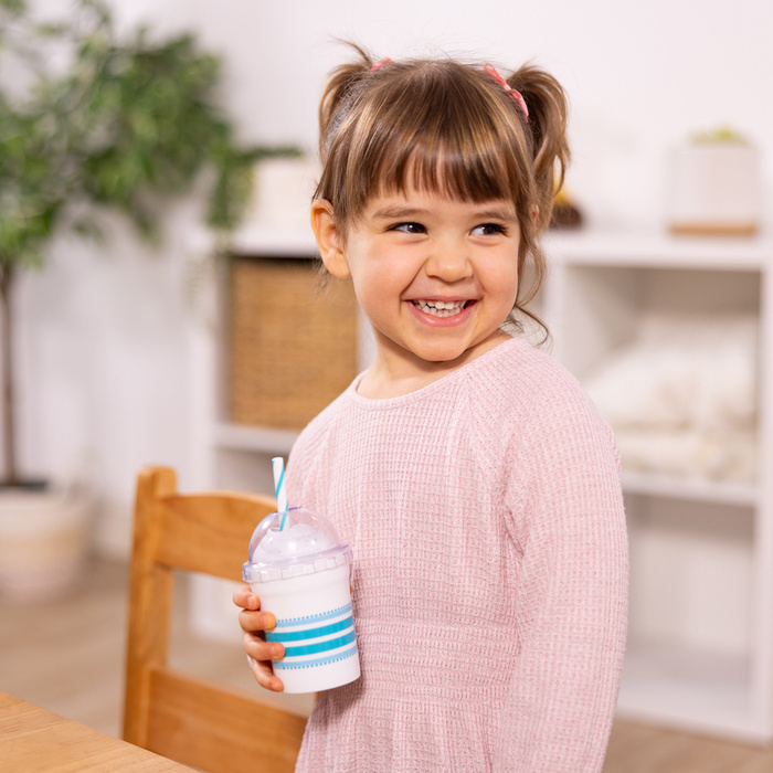 Napoje na wynos zestaw zabawkowy z wibrującym spieniaczem Hot & Cold Drinks 16 elementów Melissa & Doug