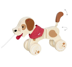 Drewniana zabawka do ciągnięcia pies Goki